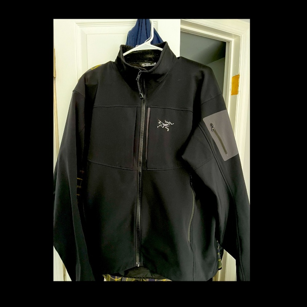 I’m selling the Arc’teryx I bought at a retailer in order to buy new one online